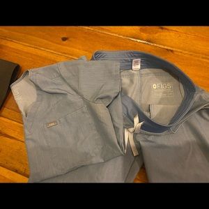 Figs size small limited edition color scrub set